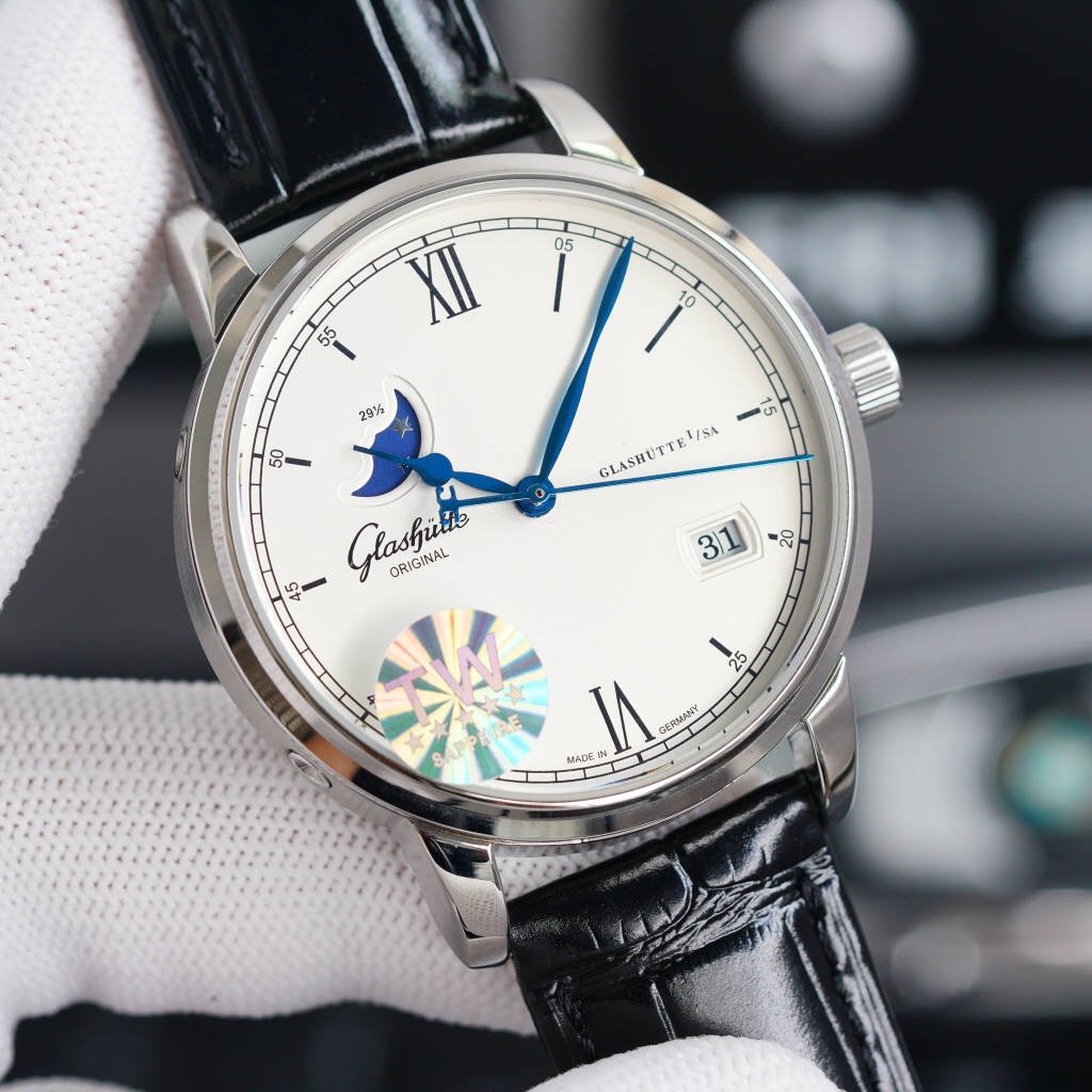 CARTIER SENATOR PANAROMA MOONPHASE STEEL