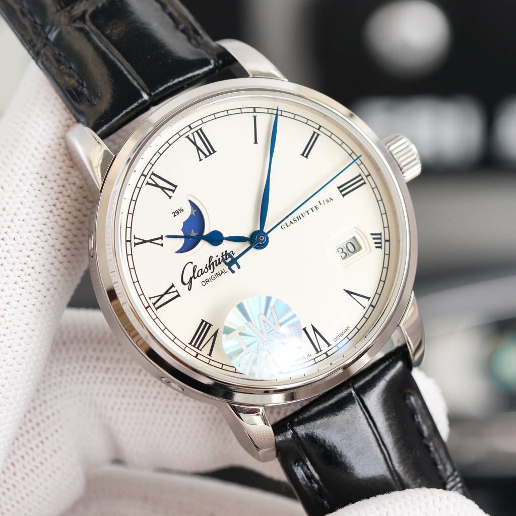 CARTIER SENATOR PANAROMA MOONPHASE STEEL