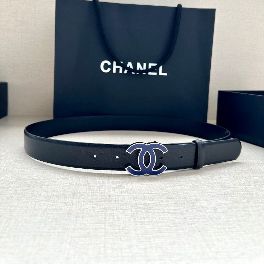 CHANEL 30MM BELT IN BLACK SMOOTH CALFSKIN WITH NAVY BLUE METAL LOGO
