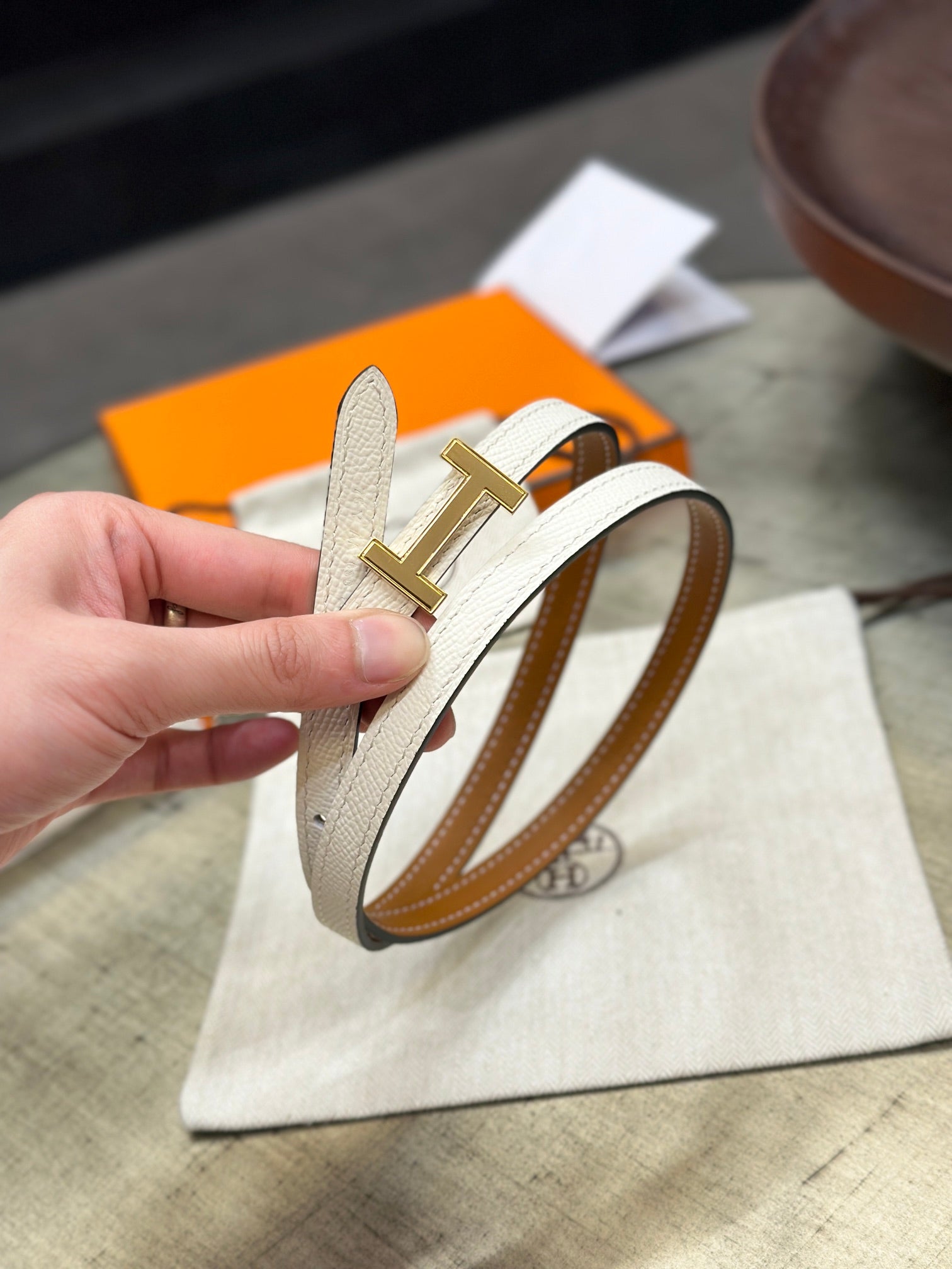 HERMES FOCUS BUCKLE & REVERSIBLE BRONZE BROWN AND WHITE LEATHER STRAP 13MM GOLD HARDWARE
