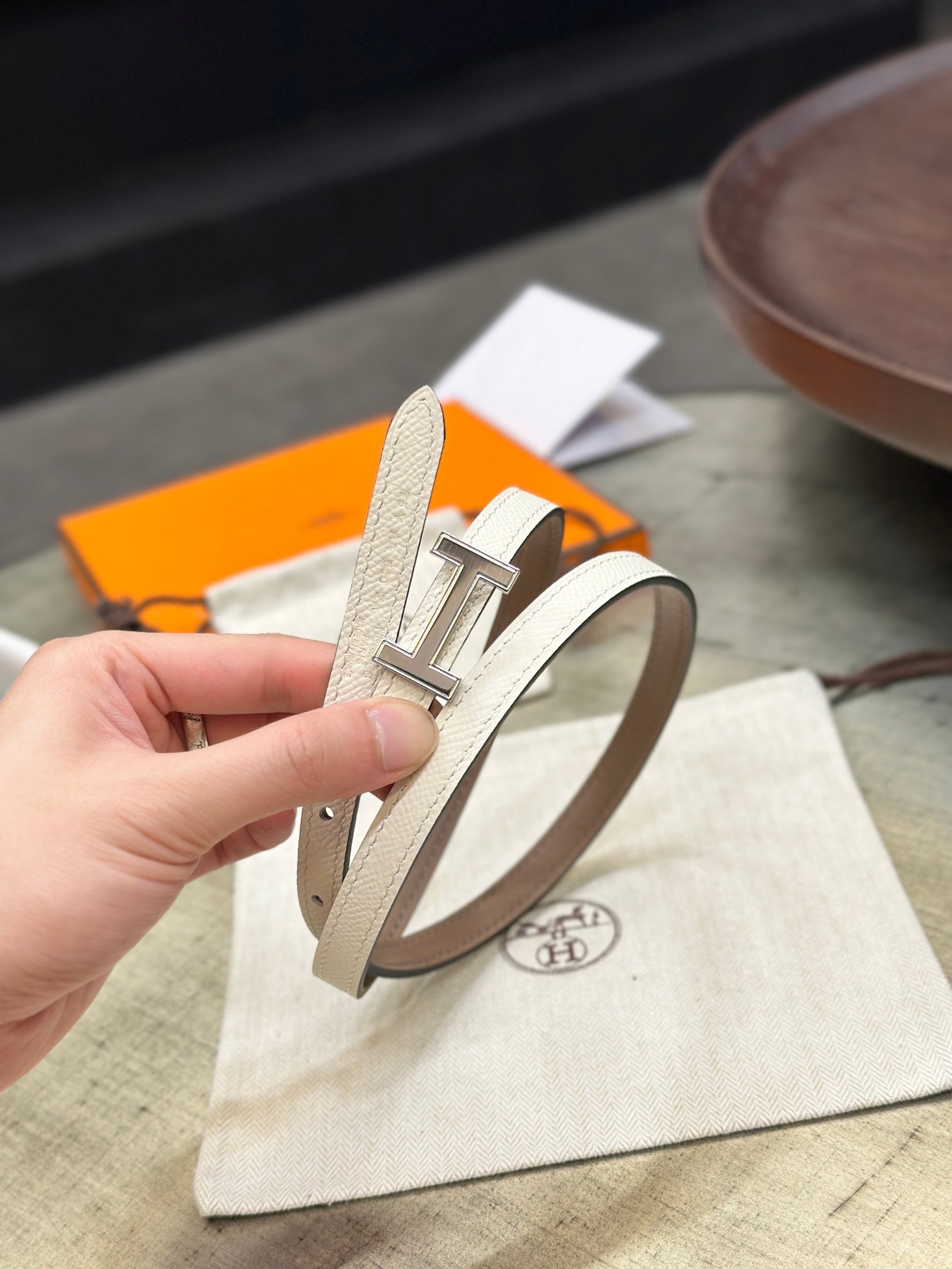 HERMES FOCUS BUCKLE & REVERSIBLE PEANUT BROWN AND WHITE LEATHER STRAP 13MM SILVER HARDWARE
