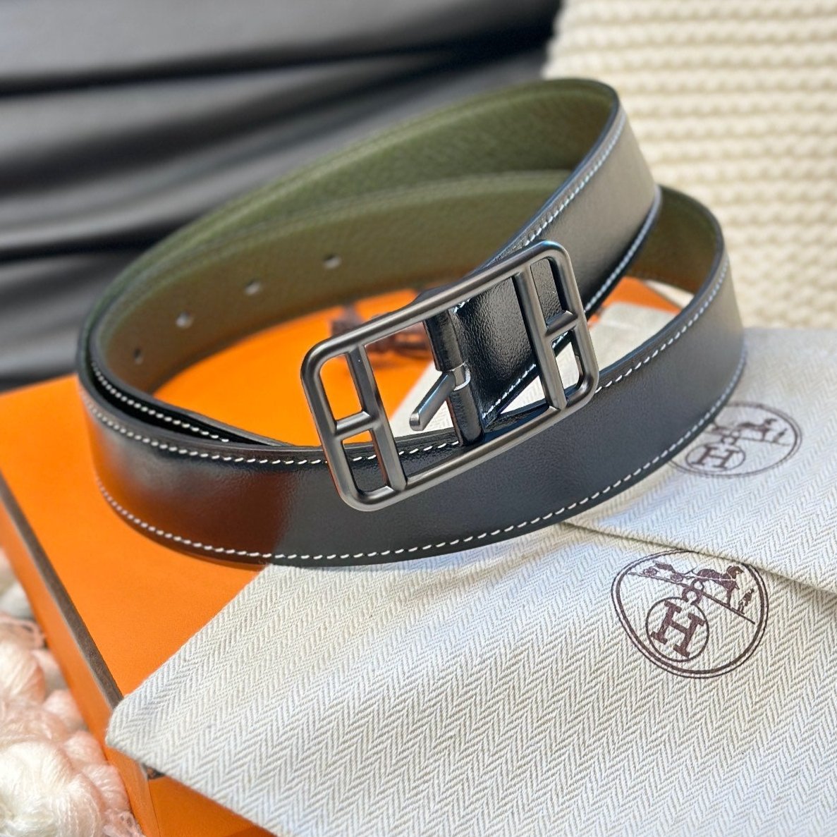 HERMES -CAPE COD 32MM REVERSIBLE BELT OLIVE GREEN AND BLACK LEATHER BLACK HARDWARE