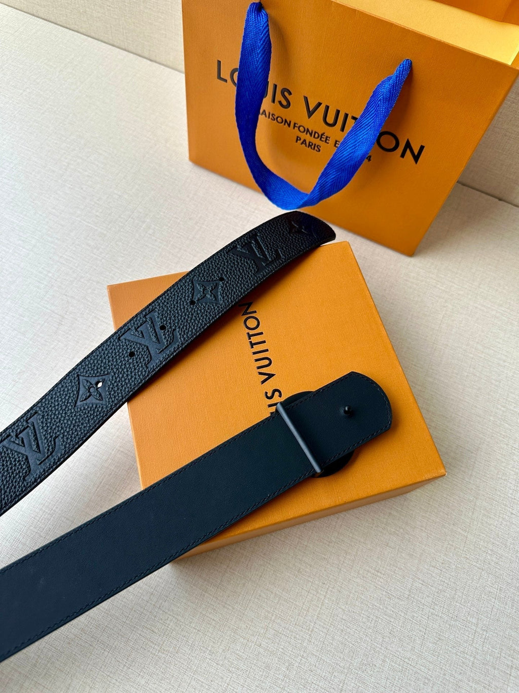 LOUIS VUITTON LV 25S BELT 40 MM IN BLACK CALFSKIN 593264