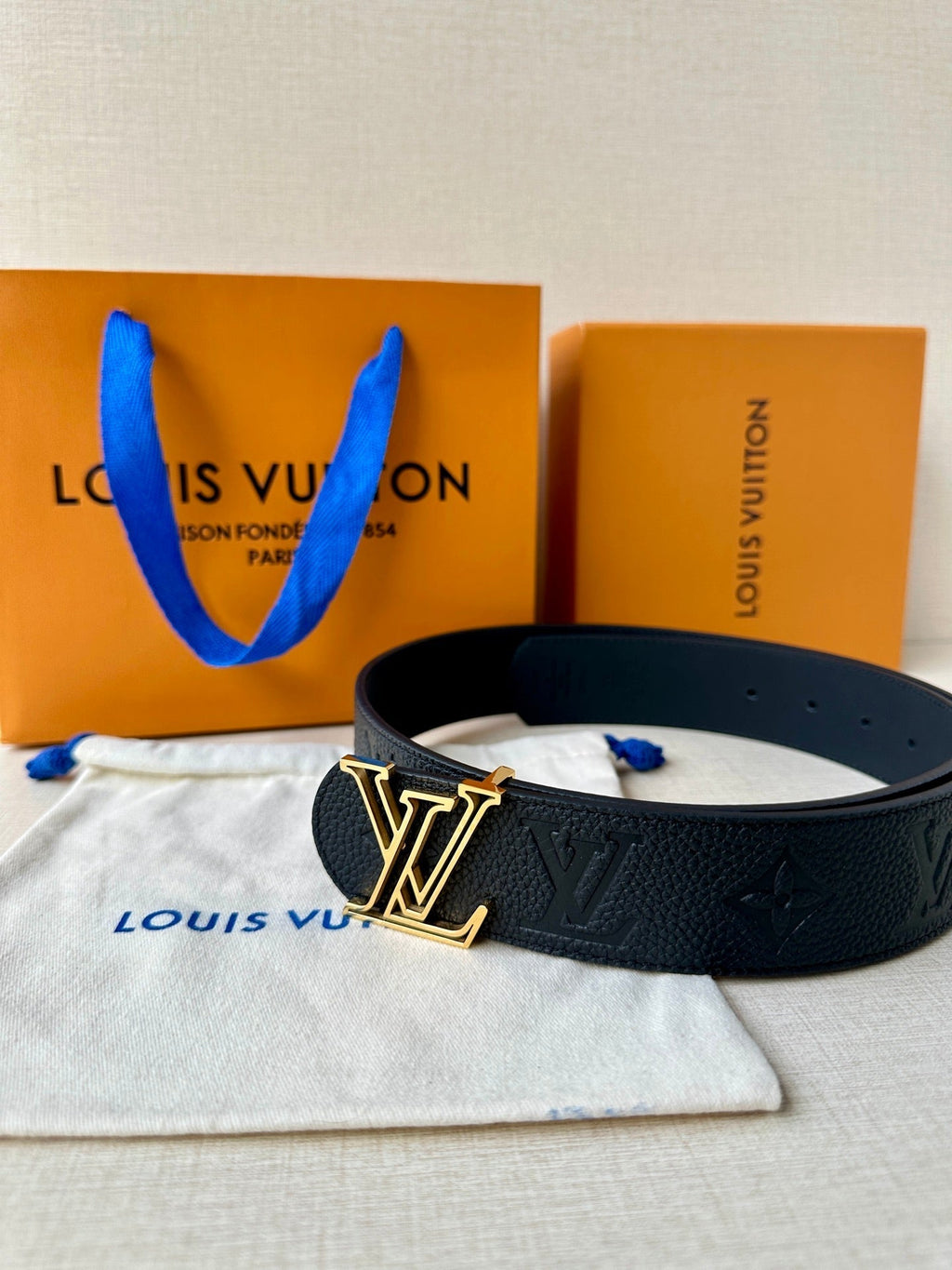 LOUIS VUITTON LV 25S BELT 40 MM IN BLACK CALFSKIN WITH GOLD HARDWARE 593266