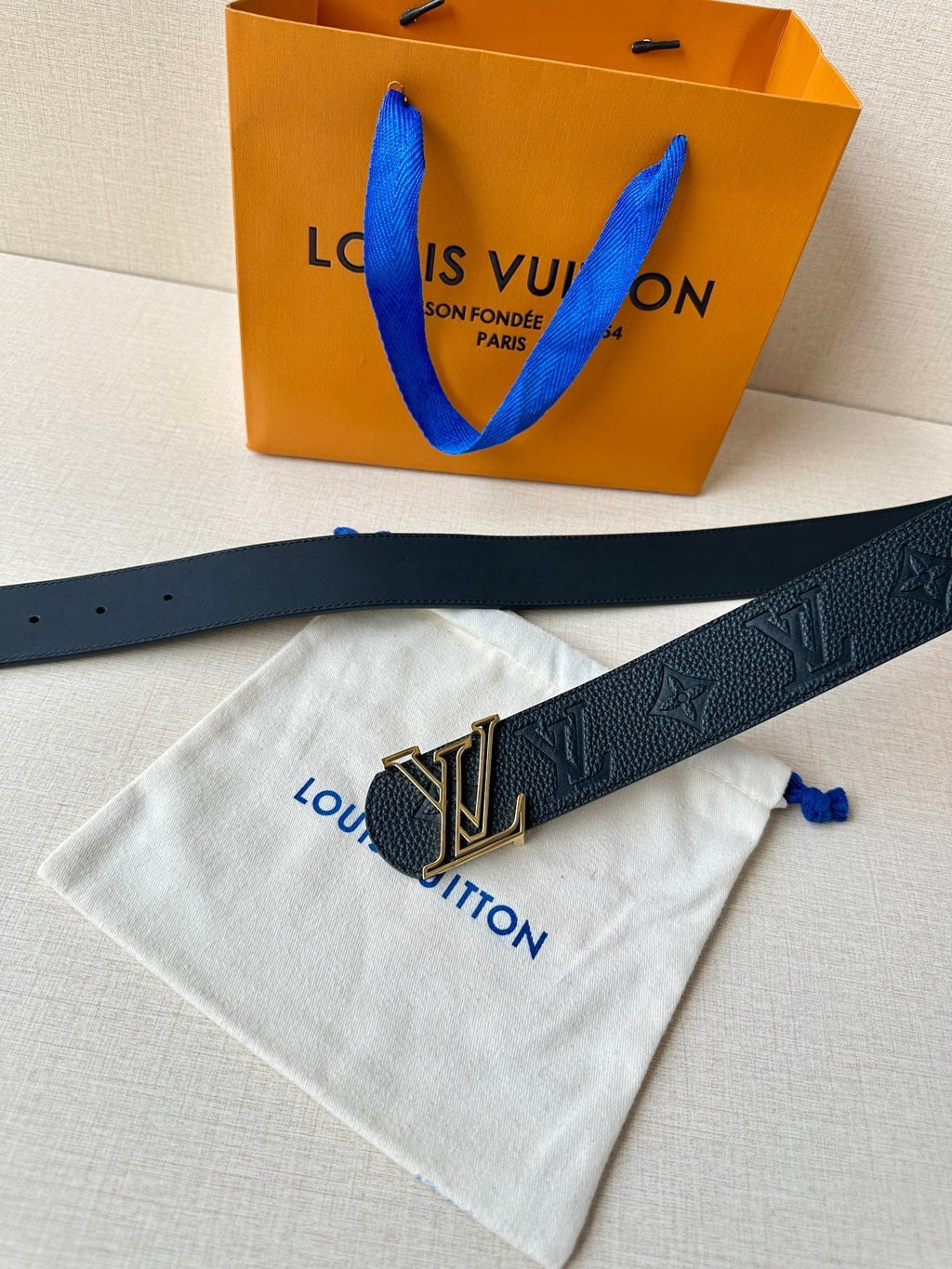 LOUIS VUITTON LV 25S BELT 40 MM IN BLACK CALFSKIN WITH GOLD HARDWARE 593266