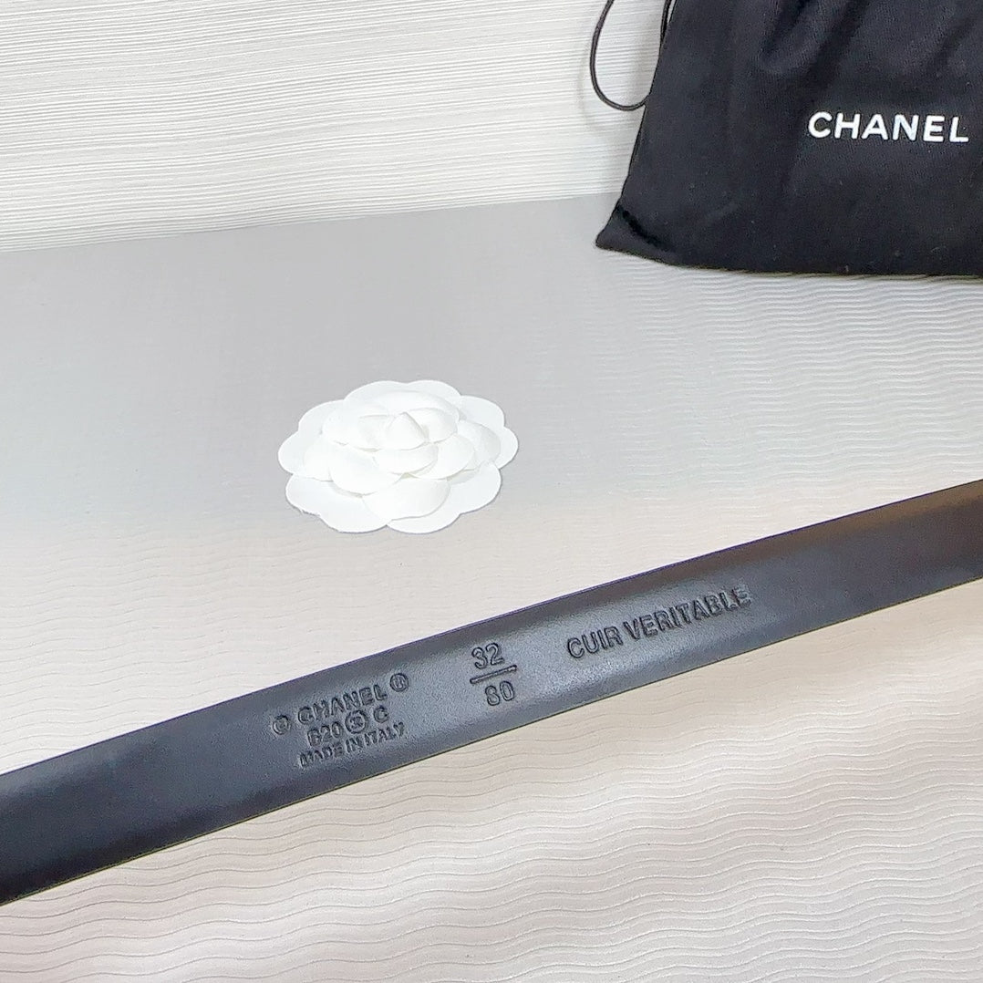 CHANEL BELT 20 MM IN WHITE SMOOTH CALFSKIN SILVER HARDWARE ATTACH RHINSTONE