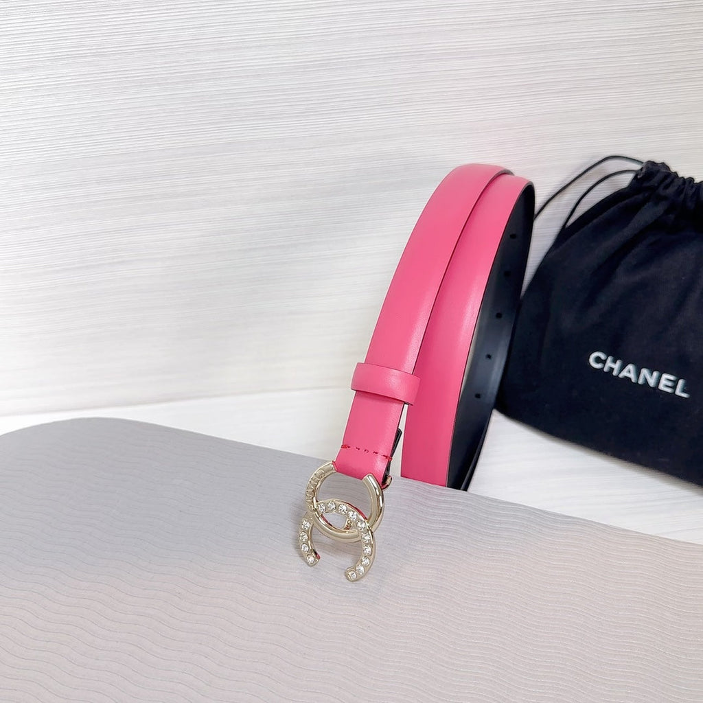 CHANEL BELT 20 MM IN DEEP PINK SMOOTH CALFSKIN GOLD HARDWARE ATTACH RHINSTONE