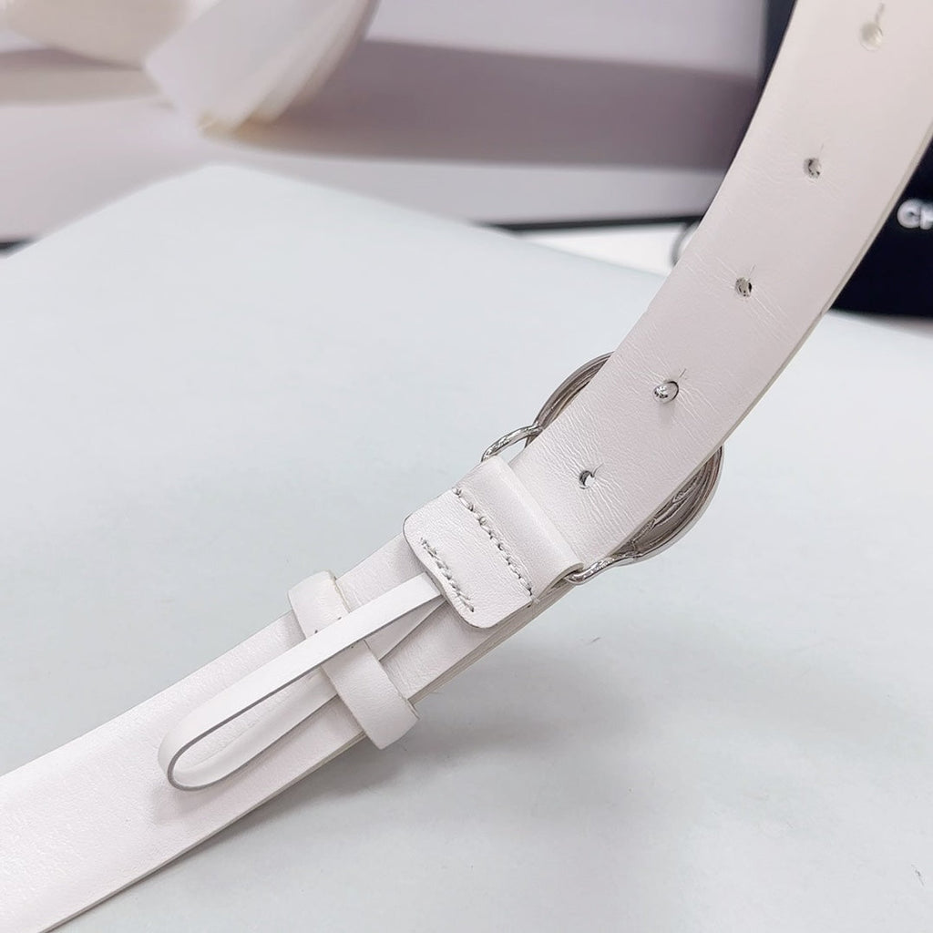 CHANEL 30MM BELT IN WHITE CALFSKIN SILVER HARDWARE ATTACH PEARLS