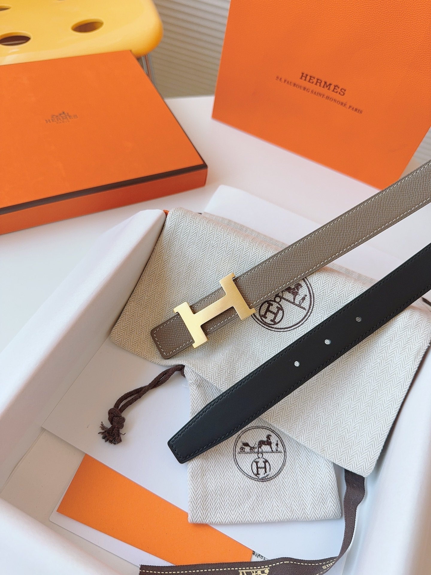 HERMES MINI H BELT BUCKLE & REVERSIBLE CAMEL BROWN LEATHER STRAP 24 MM GOLD HARDWARE