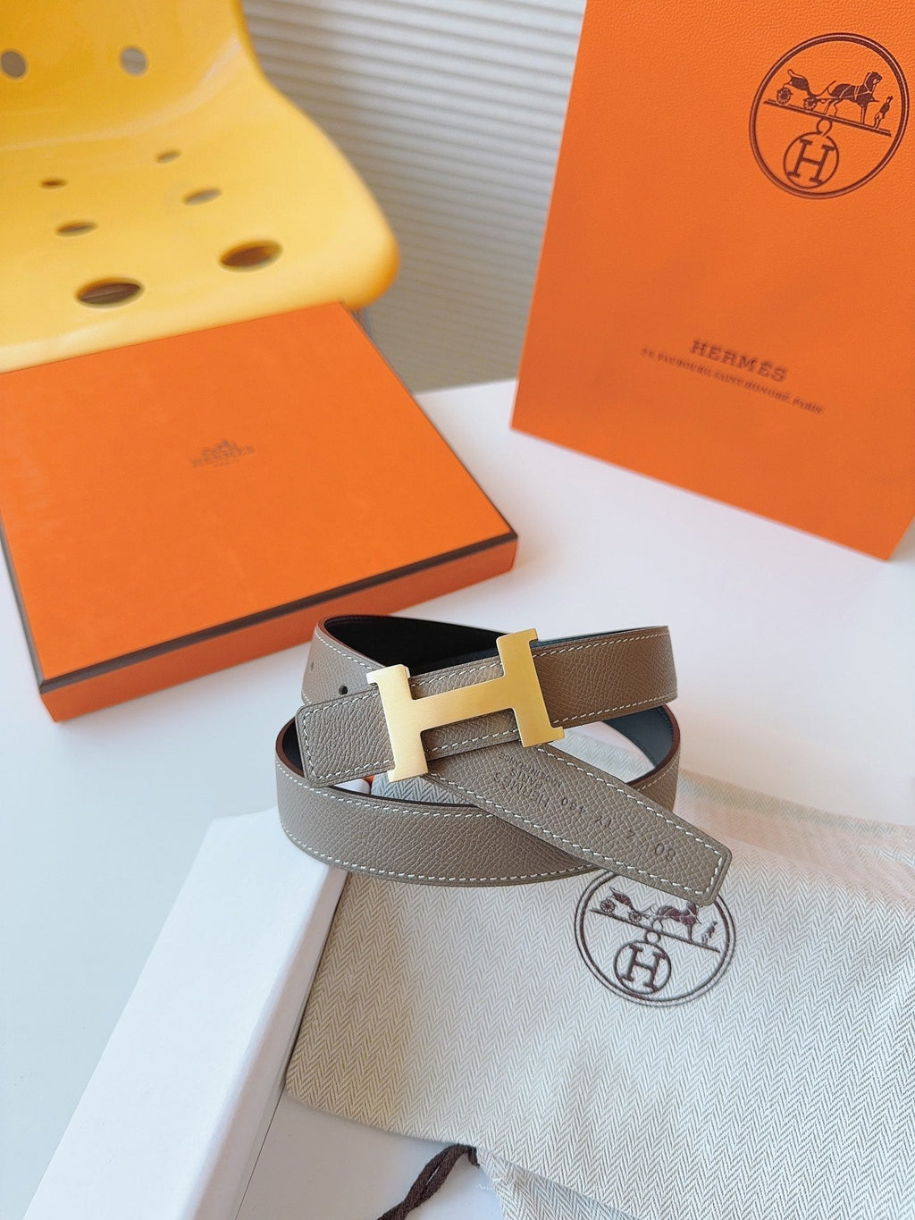 HERMES MINI H BELT BUCKLE & REVERSIBLE CAMEL BROWN LEATHER STRAP 24 MM GOLD HARDWARE
