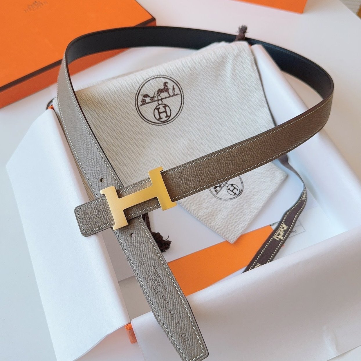 HERMES MINI H BELT BUCKLE & REVERSIBLE CAMEL BROWN LEATHER STRAP 24 MM GOLD HARDWARE