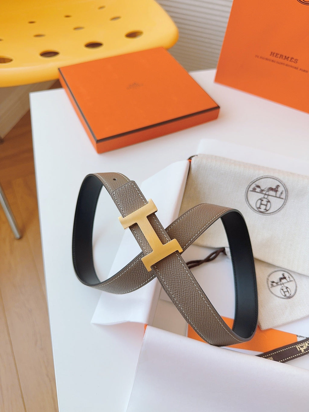 HERMES MINI H BELT BUCKLE & REVERSIBLE CAMEL BROWN LEATHER STRAP 24 MM GOLD HARDWARE