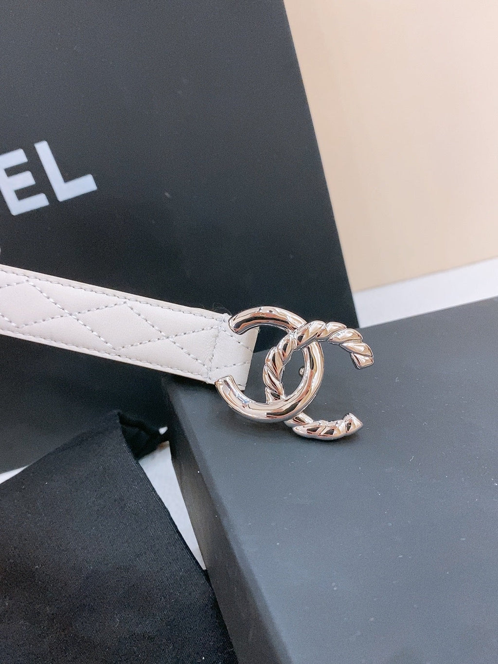 CHANEL DOUBLE C BELT 20MM IN WHITE CALFSKIN WITH QUILTED STITCHING SPIRAL SILVER BUCKLE