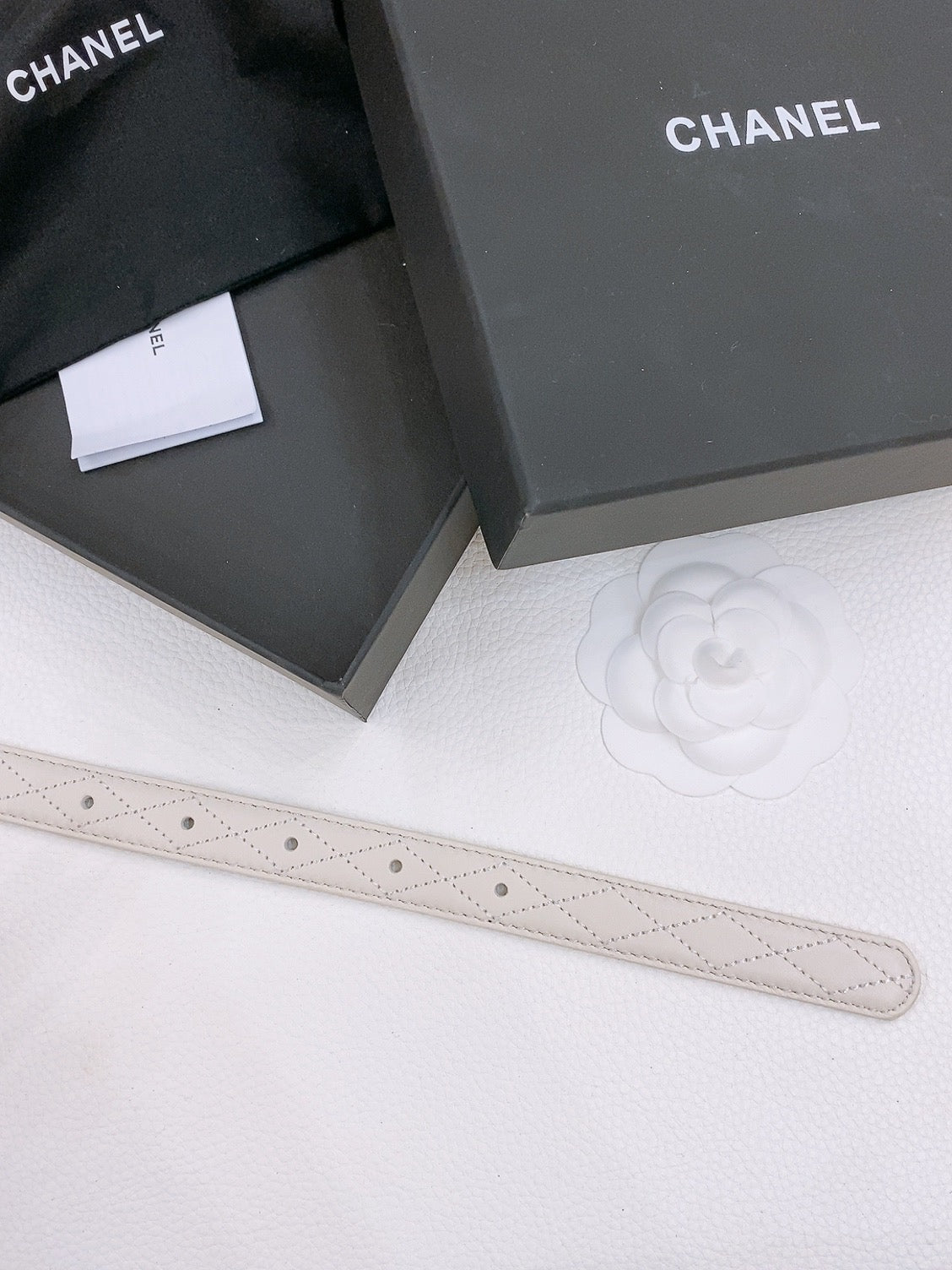 CHANEL DOUBLE C BELT 20MM IN WHITE CALFSKIN WITH QUILTED STITCHING SPIRAL GOLD BUCKLE