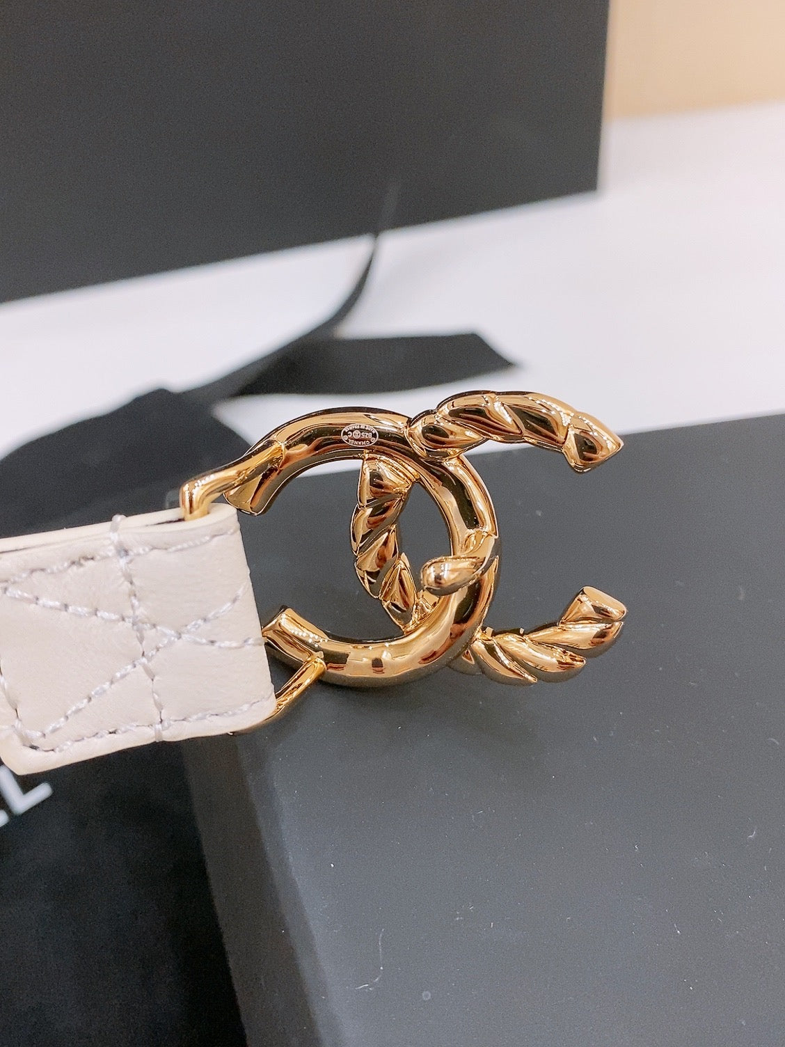 CHANEL DOUBLE C BELT 20MM IN WHITE CALFSKIN WITH QUILTED STITCHING SPIRAL GOLD BUCKLE
