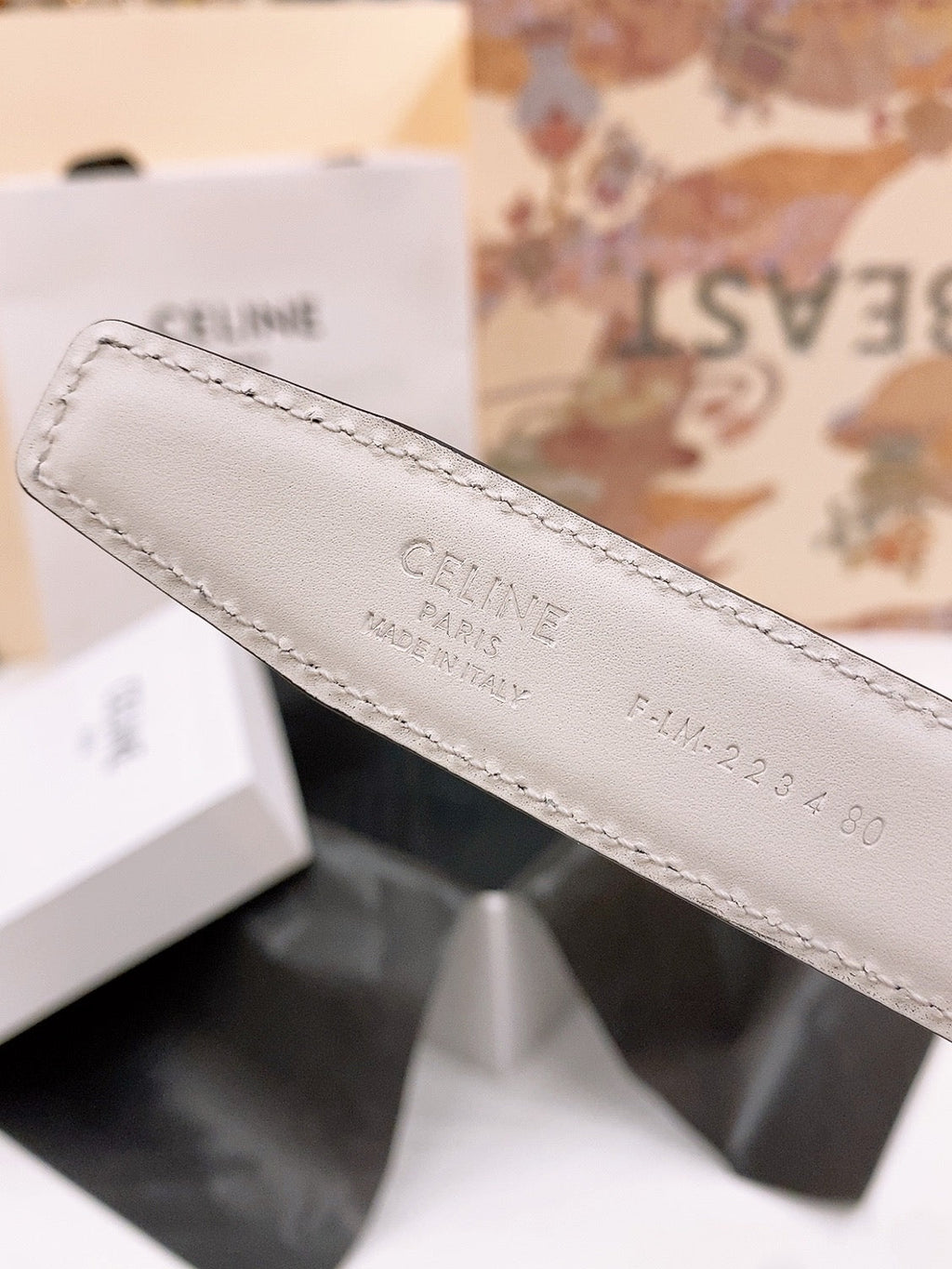 CELINE 25S BELT 25MM REVERSIBLE TRIOMPHE IN WHITE BLACK CALFSKIN 565543