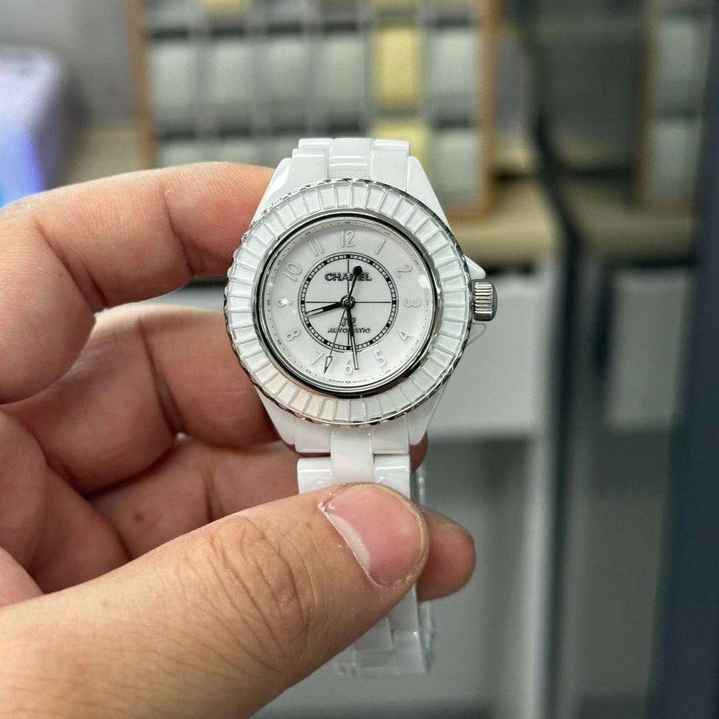 CHANEL J12 33MM DIAMOND BEZEN WHITE CERAMIC STEEL